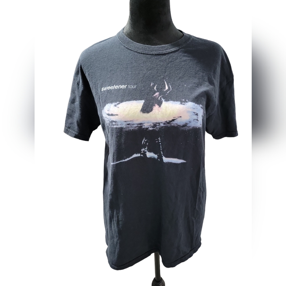 Ariana Grande Universe Sweetener Tour T-Shirt Medium Black